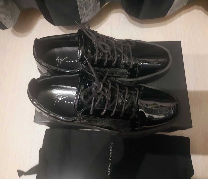 Обувки Giuseppe Zanotti