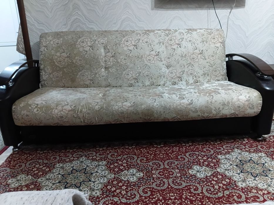 Диван  и  кресло