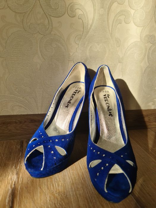 Туфли на высоком каблуке