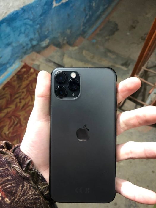Продам айфон 11 про