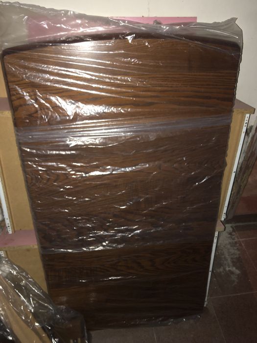 Дървена холна маса