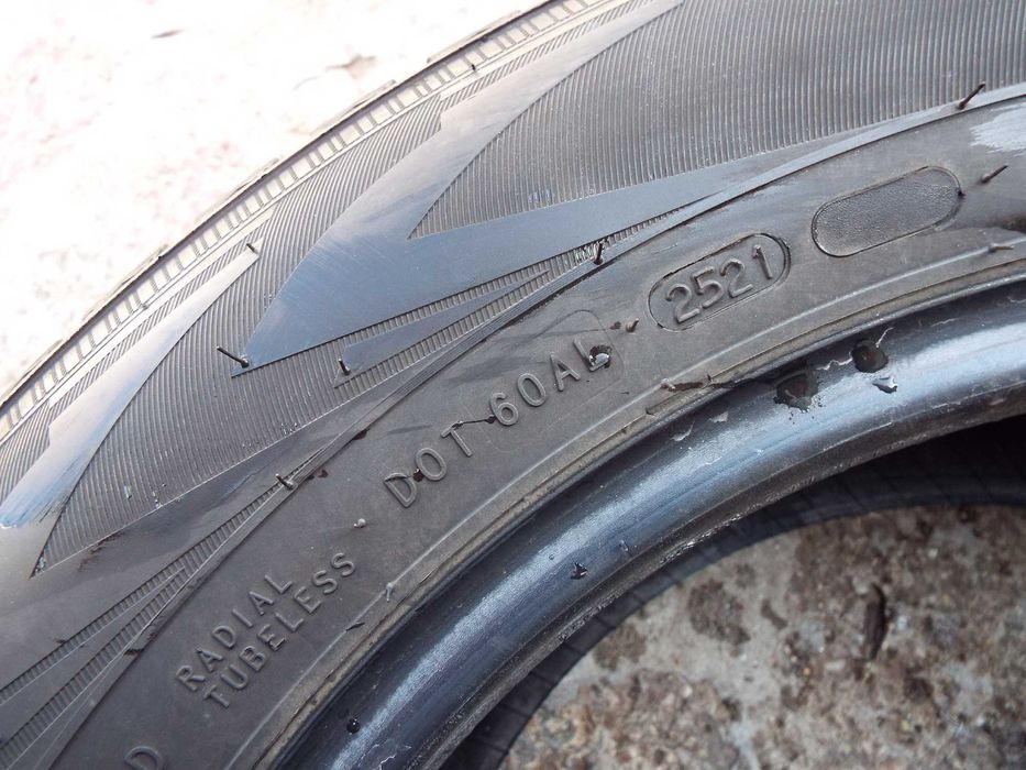 vand 4 anvelope de iarna 215/60/16 nokian wrd4 pret 500lei toate4