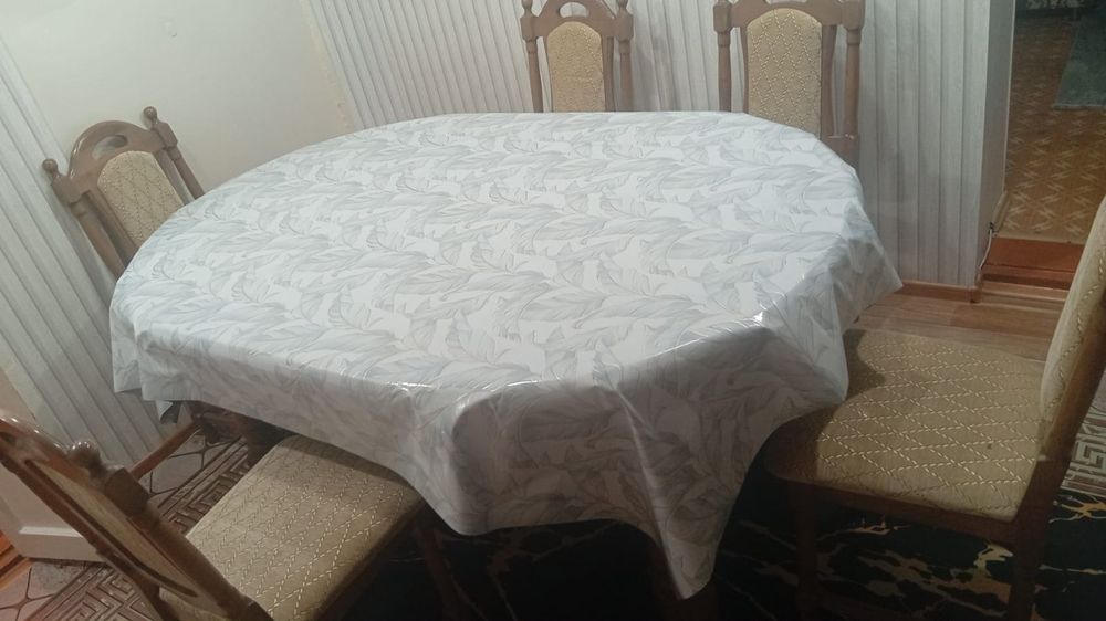 Стол со стульями