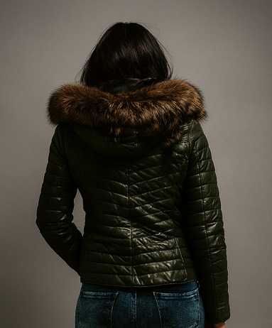 Зелено яке, естествена кожа, орнаменти от лисица