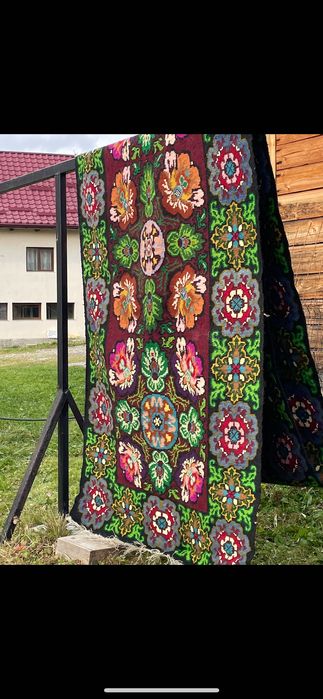 Covor tradițional cu doua fete