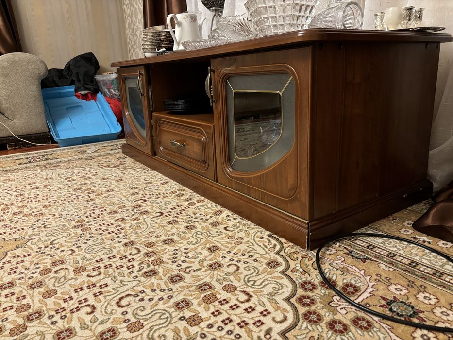 Мебельный гарнитур. Дерево. Кухня.