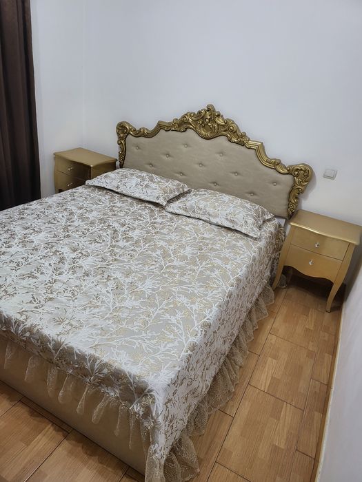 Vànd pat cu noptiere și saltea