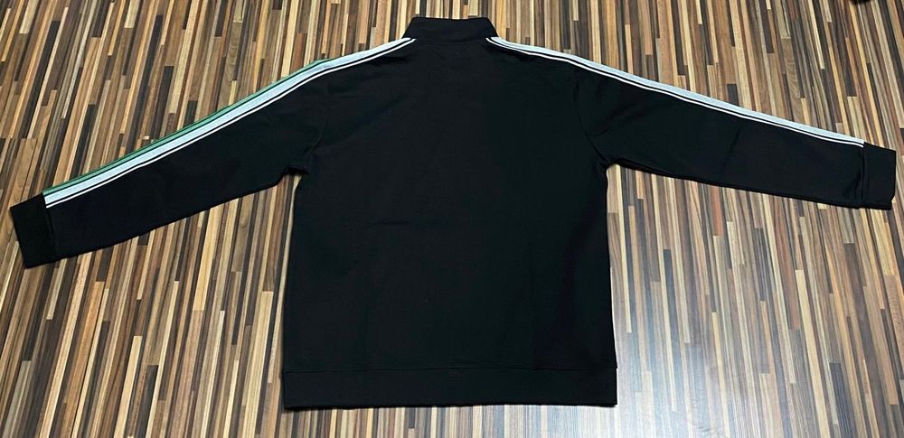 Vând compleu nou măsura 3XL de calitate pentru  bărbați Lacoste