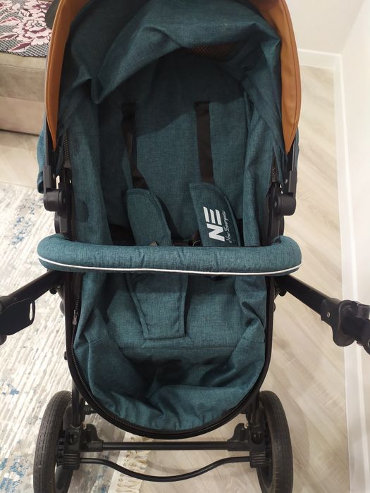 Продам новую коляску