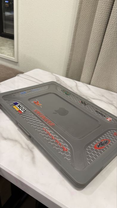 Macbook air m2 в идеальном состоянии новый