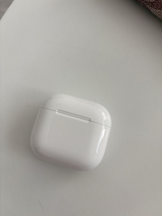 AirPods 4 impecabile nefolosite