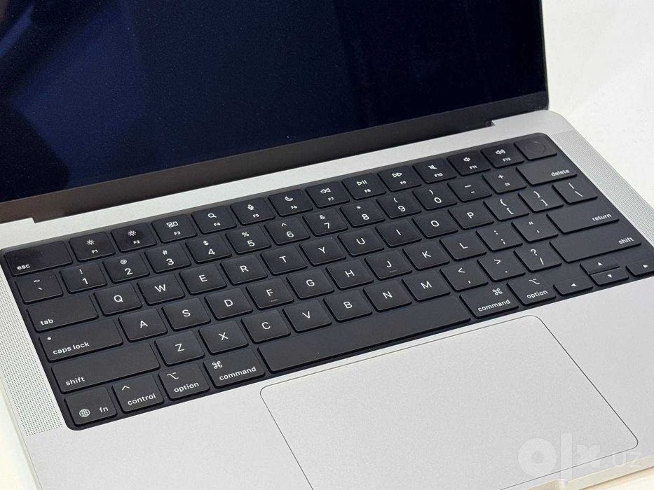 как новый MacBook Pro 14 m5 / 24 / 1Tb Silver