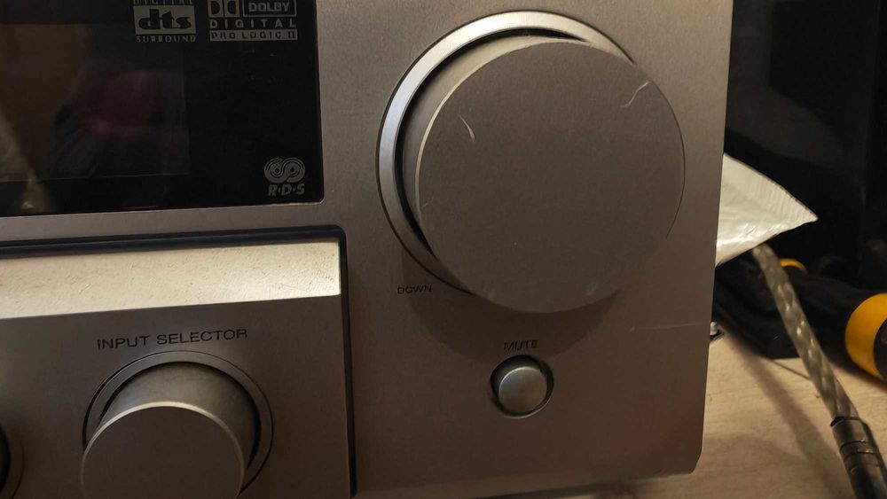 Продавам ресийвър kenwood  krf - v4070 d
