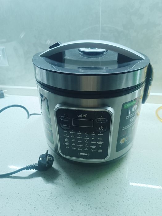 Мультиварка. Состояние как новый. 5 литр.