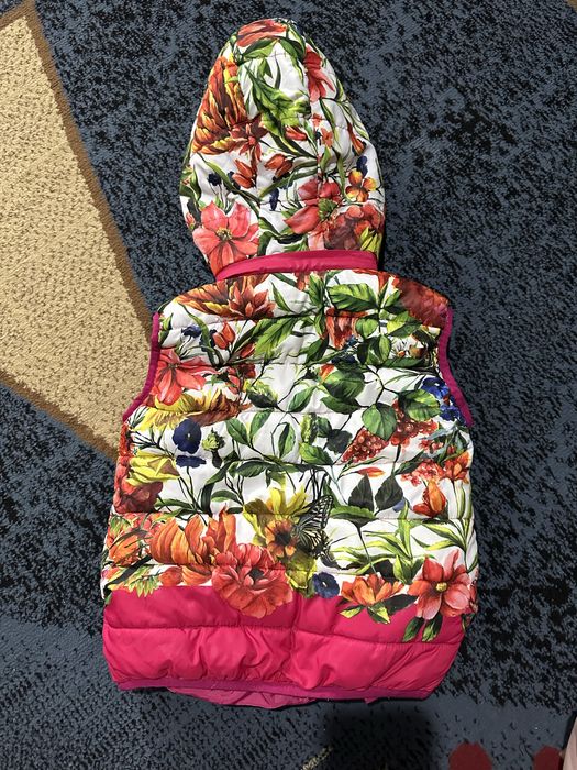 Продам жилетку на девочку