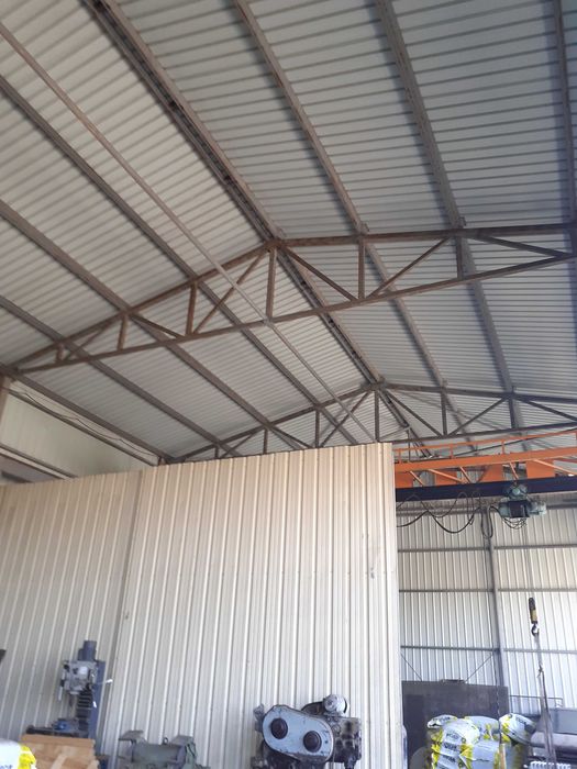 Земя, халета с кран, офис сграда