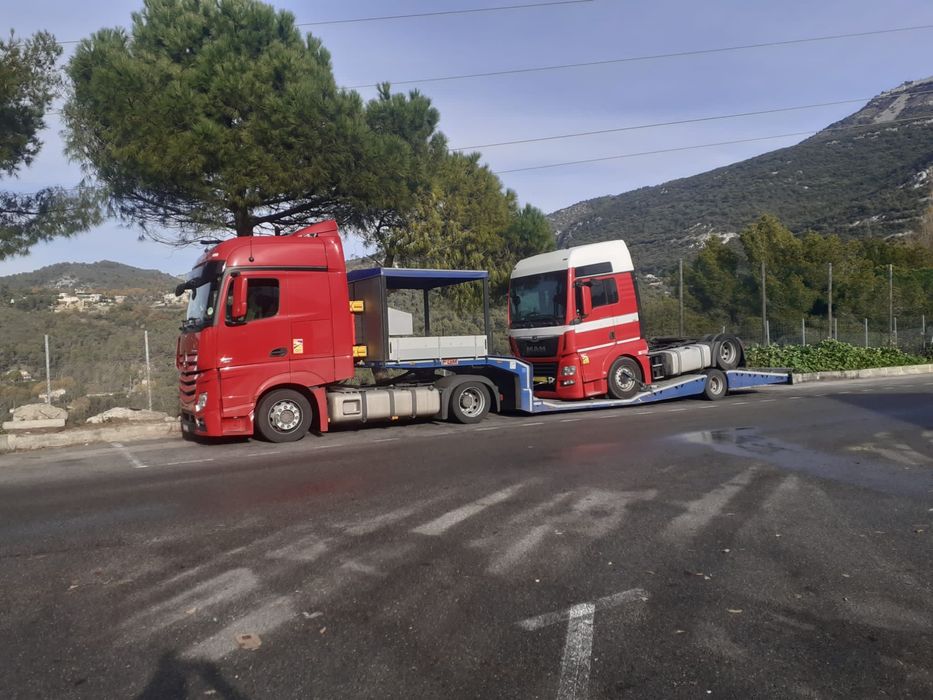 Inchiriez trailer cap tractor, camioane, stivuitoare, tractoare, etc
