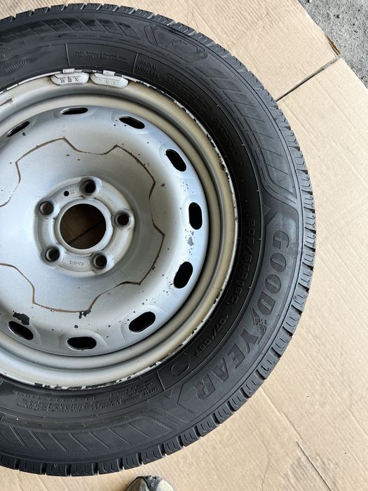 Jante Renault Trafic , Dacia Duster , Opel vivaro + anvel 205/65/16 C , GoodYear , 8-9 mm , DOT 2022 !
