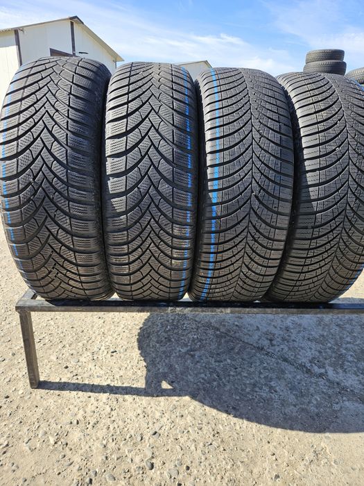 Vând anvelope iarna 215/65/16 215/65r16