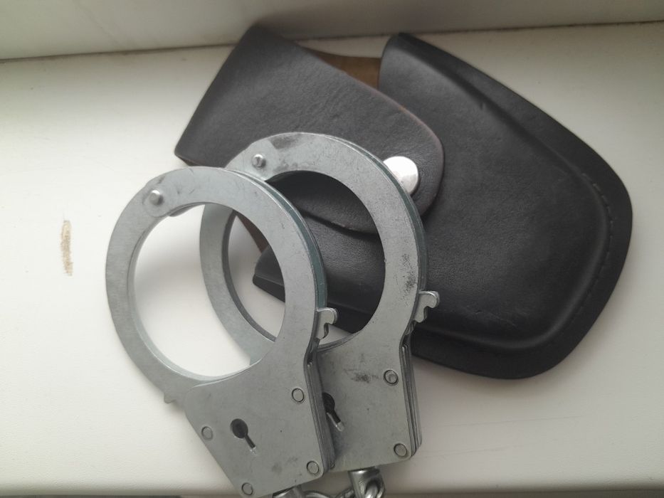 Нарушник қол кісені сатылады