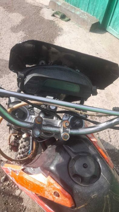 Продам эндурик  заводится газу даешь глохнет