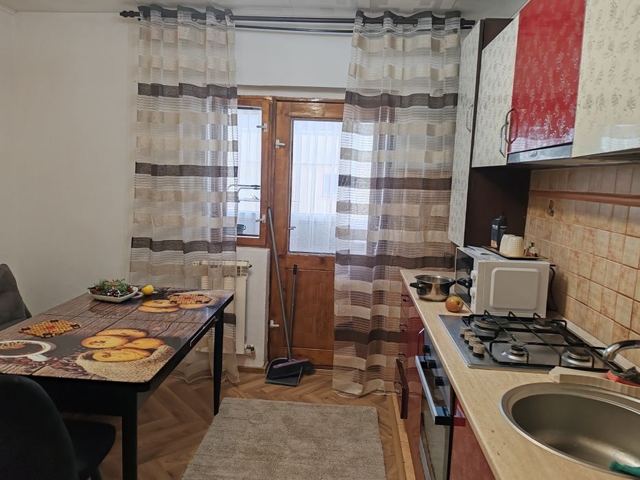 Închiriez apartament 2 camere George Enescu