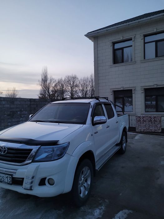 Хайлукс 2014 полный люкс