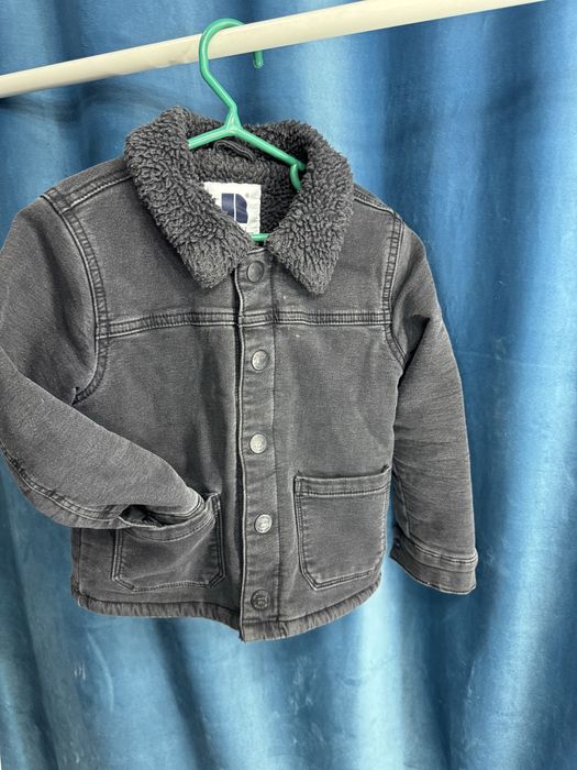 Пакет дестких вещей с куртками