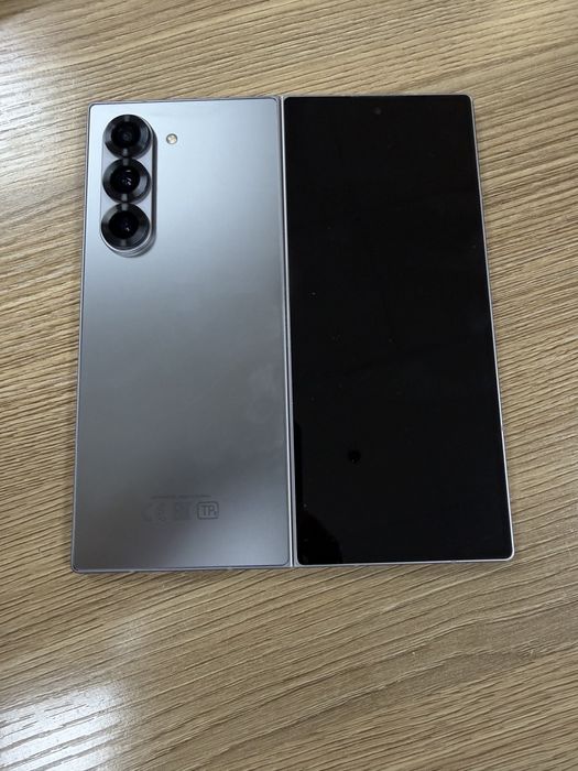 Samsung Galaxy Z Fold 6