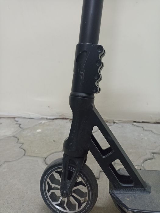 Трюковой самокат Limit lmt21 black