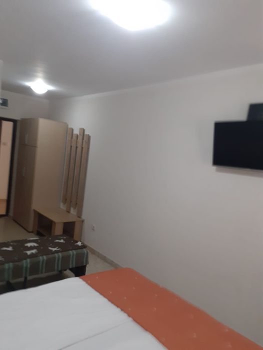 Închiriez garsonieră sezonier 2026