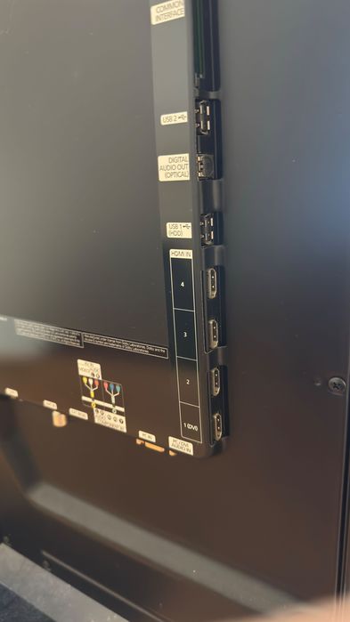 TV Samsung 37" UE37D5100