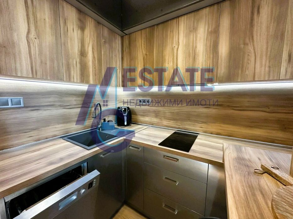 Дава се под наем Двустаен апартамент в Бургас, Център - 50 кв.м за 612 € - Снимка #6