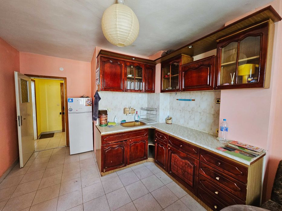 Продава се Двустаен апартамент в Велико Търново, Център - 91 кв.м за 1064 €/кв.м - Снимка #1