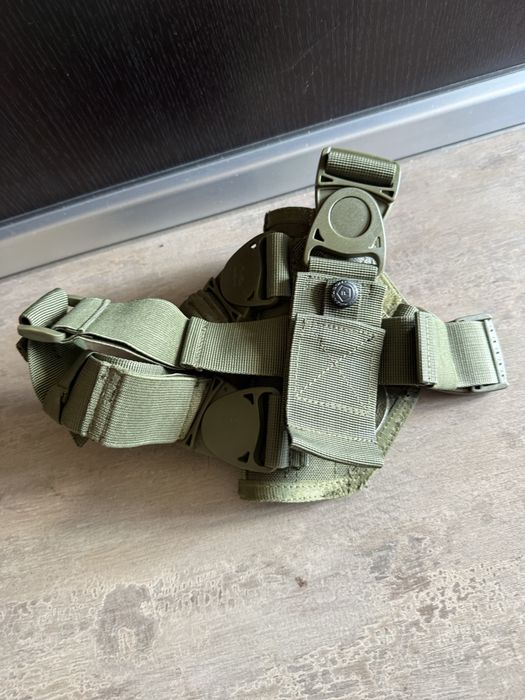 Toc pistol , prindere pe picior