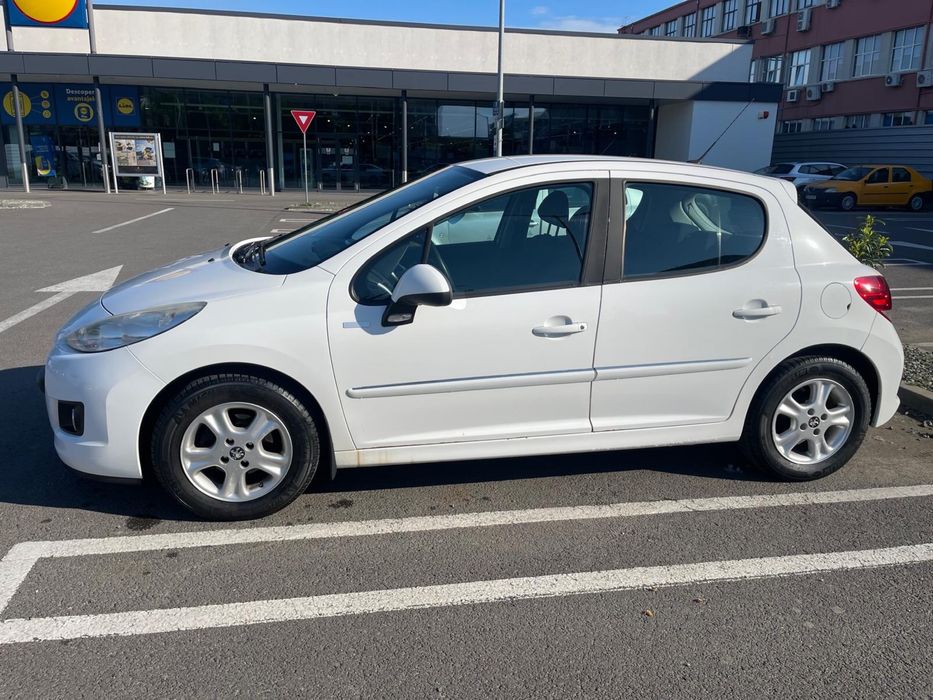 Peugeot 207 2011 diesel, 3.750 € — imagine 5