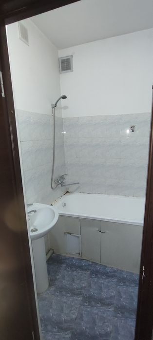 Фарғона шаҳри 3 хонали квартира узоқ муддатга ижарага берилади