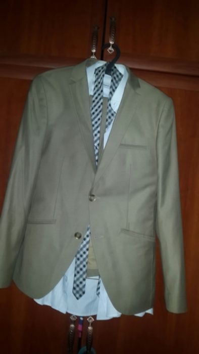 Продам костюмы проиводства Турция