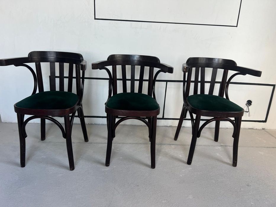 Продам срочно диван и стулья