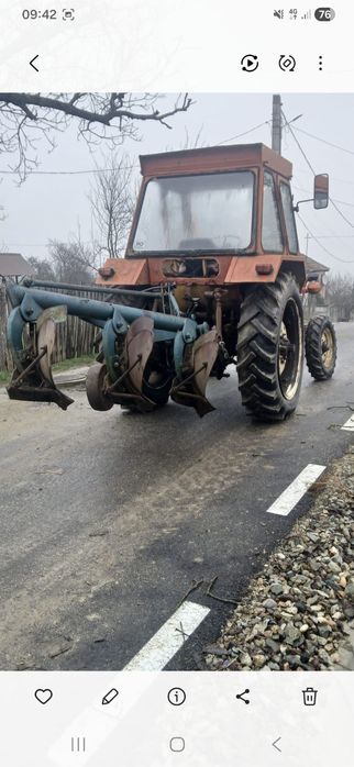 Vând tractor cu plug