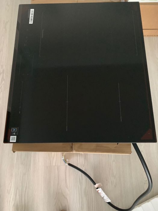 Vând plită inducție Samsung nz64b6056gk/u2