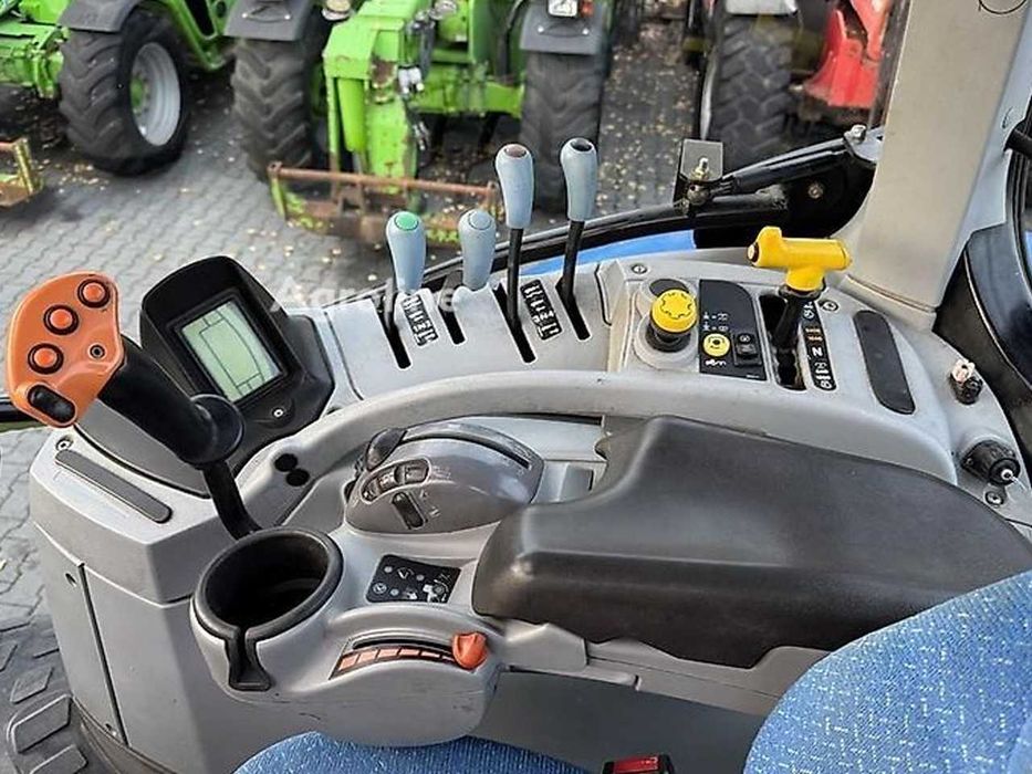 Трактор колесный New Holland T6070 PowerCommand