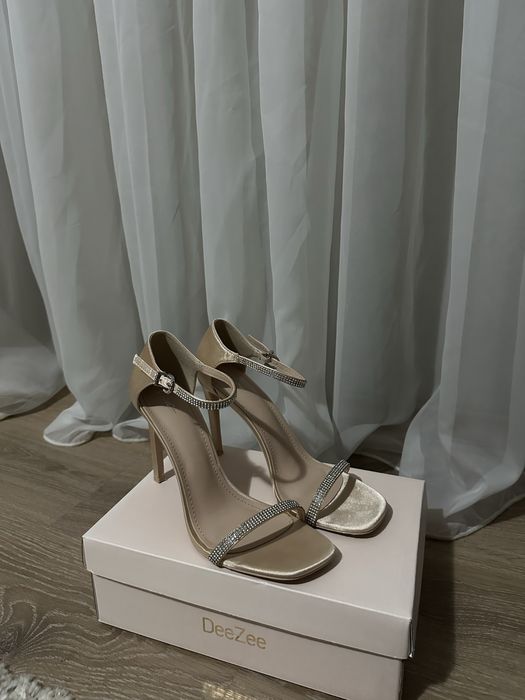 Дамски обувки на ток DeeZee