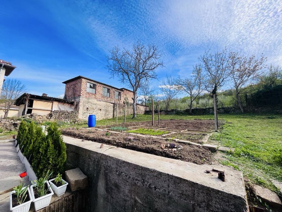 Продава се Къща в с. Ганчовец, Област Габрово - 200 кв.м за 520 €/кв.м - Снимка #1