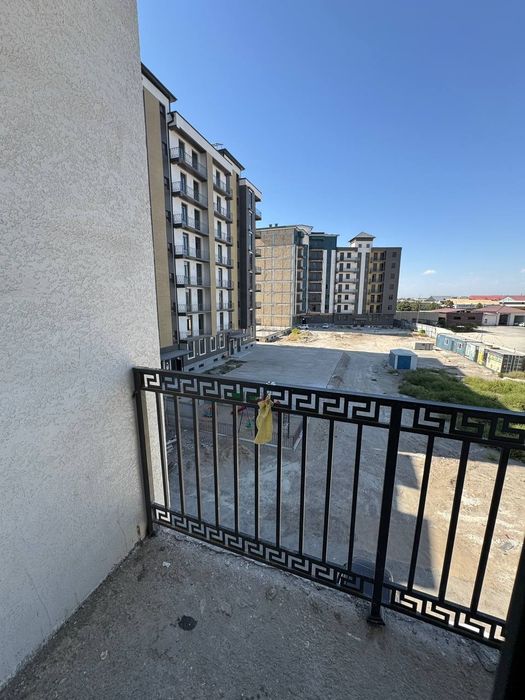 Fayzobod tomondan 3-qavatdan 3xonalik 96m² lik uy sotiladi.