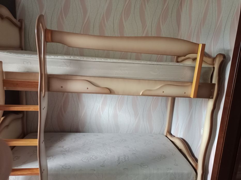 Двухярусная кровать