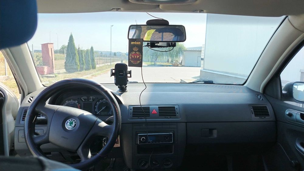 Skoda fabia1 an 2006 benzină