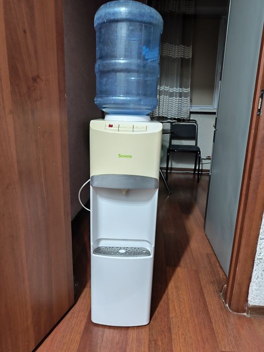 Диспенсер для воды  SEVENS