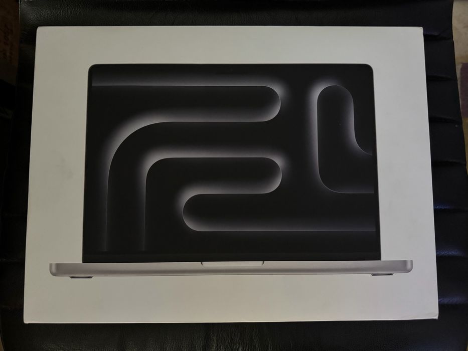  MacBook Pro 16 inch M4 Max **36 GB**1000 SSD**Sigilat