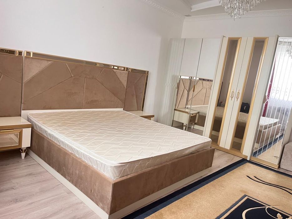 спальный гарнитуры новая не исп 3 месяц стоит